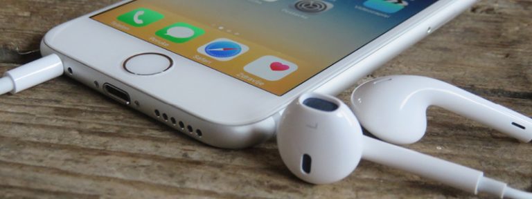 Hit the road, Jack: Twitter responds negatively to iPhone 7’s absent headphone jack