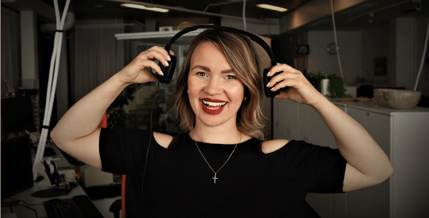 10 podcasts every blogger needs to listen to in 2019
