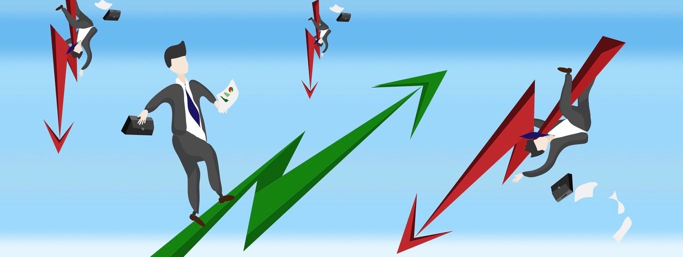 Businessmen are happy with the stock. Green arrow With the other side of the businessmen who are stressed and the stock falls, with an arrow pointing down in red.